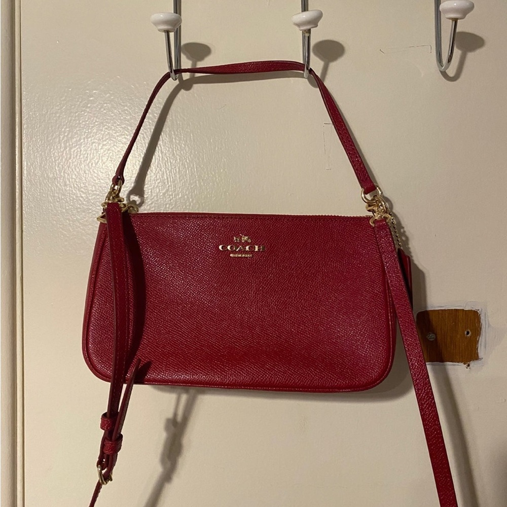 Red crossbody/handbag Coach Purse